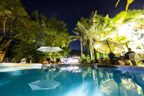 Dougies Backpackers Resort - Sunshine Coast Guide 0