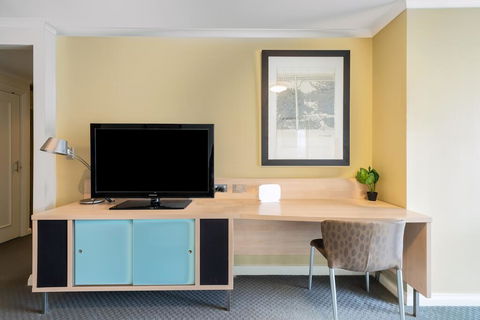 DREAM HARBOUR VIEW 2 BRM // GYM, POOL And PARKING - Sunshine Coast Guide 2
