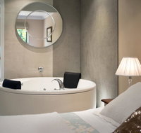 Ducks Bay - Sunshine Coast Guide