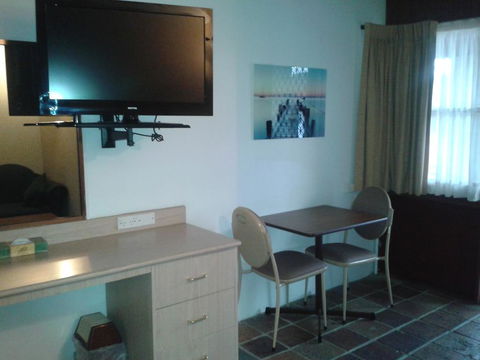 Elsinor Motor Lodge - Sunshine Coast Guide 2