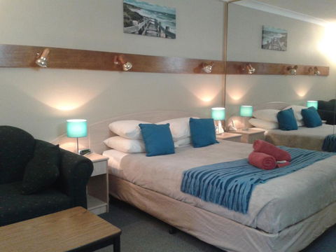Elsinor Motor Lodge - Sunshine Coast Guide 1