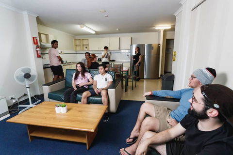 Erica Underwood House 6 Bedroom Flat - Sunshine Coast Guide 2