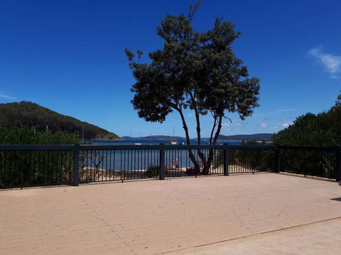 Ettalong Beach Motel - Sunshine Coast Guide 2
