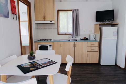 Euroa Caravan Park - Sunshine Coast Guide 2