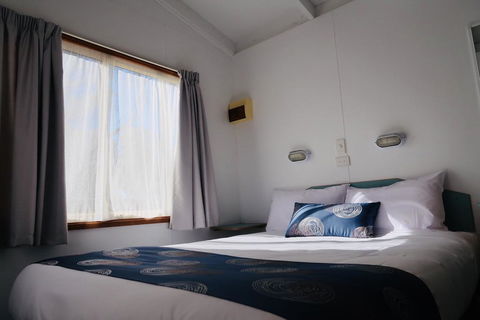 Euroa Caravan Park - Sunshine Coast Guide 1