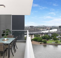 Executive Family 3 Bedroom Suite - Brisbane CBD - Views - Pool - WIFI - Free parking - Sunshine Coast Guide