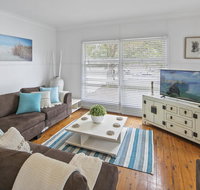 Family Beach House With Parking and Outdoor Dining - Sunshine Coast Guide