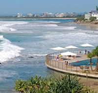 Family Romance Fun on Kings Beach - Sunshine Coast Guide
