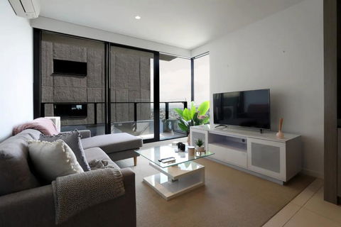 Fantastic 2 Bedroom Apartment In Melbourne's Southbank - Sunshine Coast Guide 0