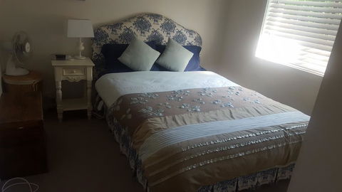 Flat In Heart Of Griffith - Sunshine Coast Guide 1