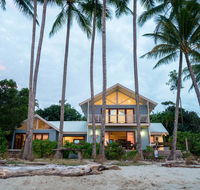 Frangipani Beach House - Newell Beach - Sunshine Coast Guide