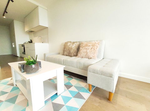 Free Parking+Netfix Luxury Comfy 1Bedroom+Gym+Pool - Sunshine Coast Guide 3