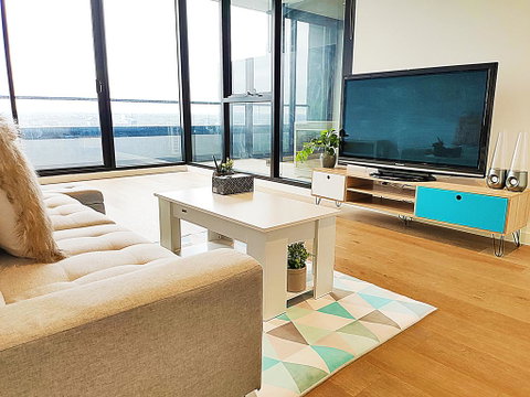 Free Parking+Netfix Luxury Comfy 1Bedroom+Gym+Pool - Sunshine Coast Guide 0