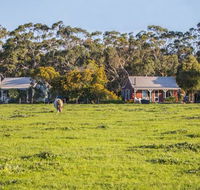 Freshwater Creek Cottages  Farm Stay - Sunshine Coast Guide