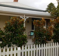 FUNKY COTTAGE - Sunshine Coast Guide