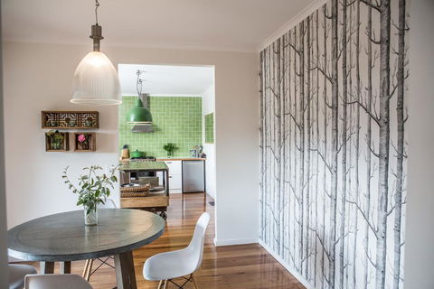 Furmston House & Studio - Sunshine Coast Guide 2