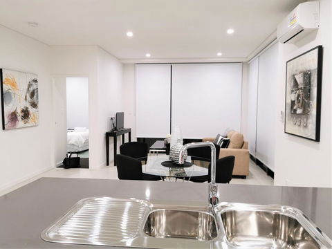 G02 Courtyard Apartment - Sunshine Coast Guide 3