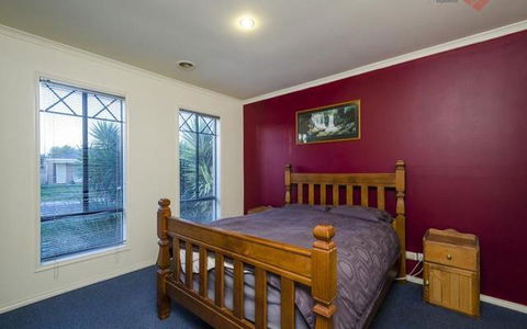 Galahonest Seabrook West Melbourne House - Sunshine Coast Guide 0