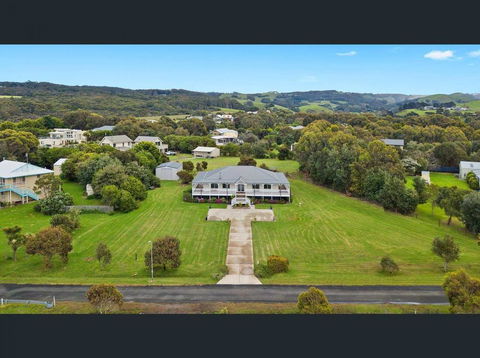 GALBRAITH BEACH STUDIO 1 - Sunshine Coast Guide 1