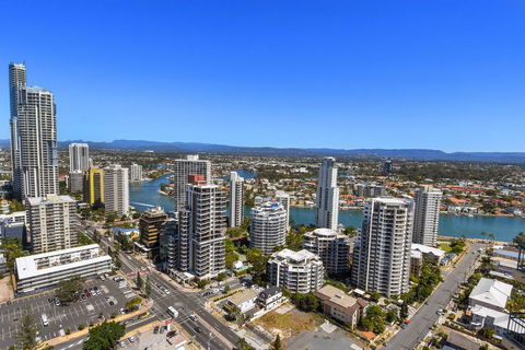 GCR Crown Towers Resort Private Apartment - Sunshine Coast Guide 2