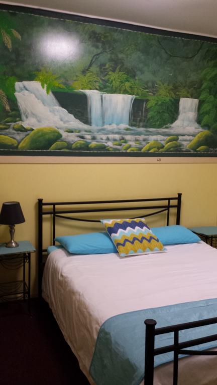 Gecko's Rest Budget Accommodation & Backpackers - Sunshine Coast Guide 3