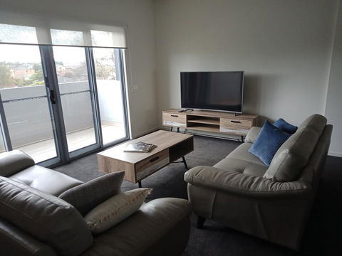 Getaway On Barkly, Sleeps 10 - Sunshine Coast Guide 1