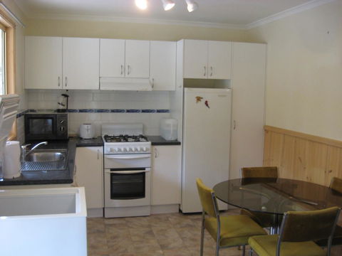 Glasford Crescent 7 KIOLOA - Sunshine Coast Guide 1