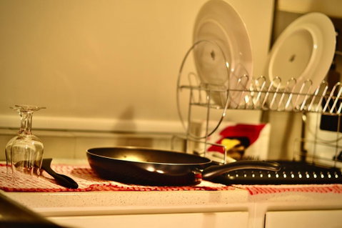 Gmall's Shared Motel - Sunshine Coast Guide 1