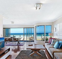 Gold Coast Beachfront Mansion - Sunshine Coast Guide