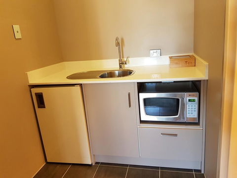Golden Age Motor Inn - Sunshine Coast Guide 2