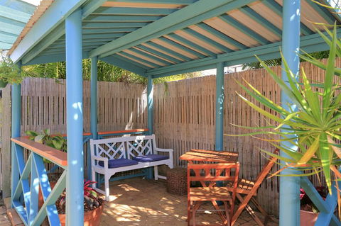 Golden Cane Bed & Breakfast - Sunshine Coast Guide 3