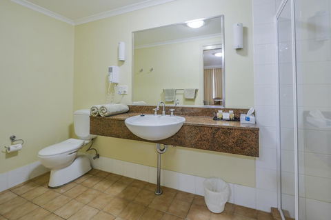Golden Guitar Motor Inn - Sunshine Coast Guide 1