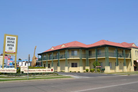 Golden Guitar Motor Inn - Sunshine Coast Guide 2