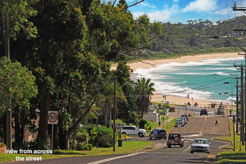 GOLF 39 MOLLYMOOK BEACH - Sunshine Coast Guide 0