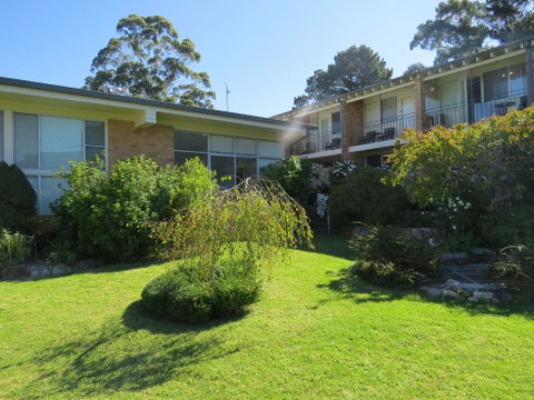 Golfview Lodge - Sunshine Coast Guide 2