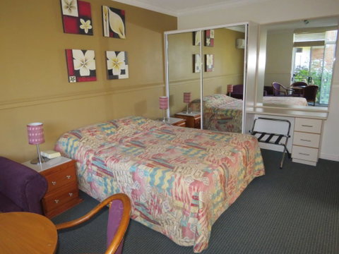 Golfview Lodge - Sunshine Coast Guide 3