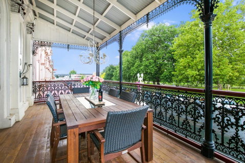Grand & Central On George - Unique - Opulent - Sunshine Coast Guide 0