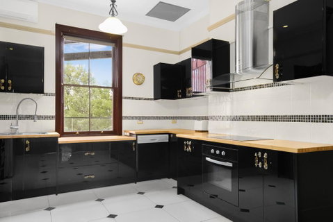 Grand & Central On George - Unique - Opulent - Sunshine Coast Guide 3