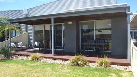 Grange Water View Yarrawonga - Sunshine Coast Guide 3