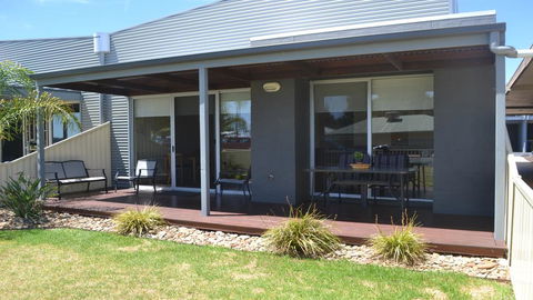 Grange Water View Yarrawonga - Sunshine Coast Guide 1