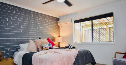 Grey Brick Apartment - Sunshine Coast Guide 0