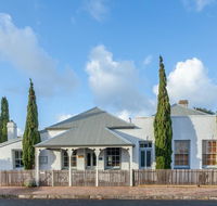 Grey Masts Robe - Sunshine Coast Guide
