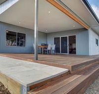 Grey On The Bay - Sunshine Coast Guide