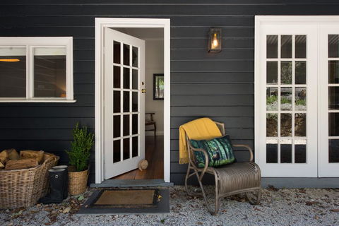 Hambleden - Sunshine Coast Guide 0