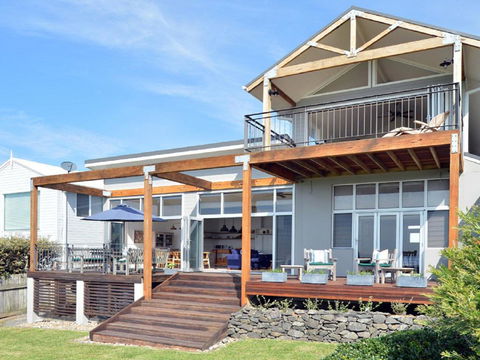 Hamptons Escape - Sunshine Coast Guide 1