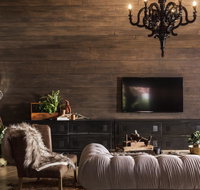 Hardwood House - Sunshine Coast Guide