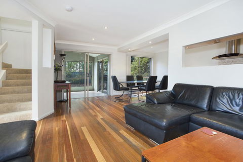 Harmony House - Bateau Bay, NSW - Sunshine Coast Guide 2