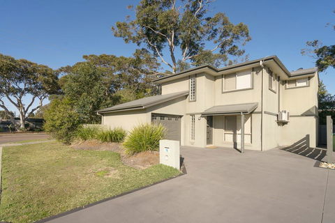 Harmony House - Bateau Bay, NSW - Sunshine Coast Guide 0