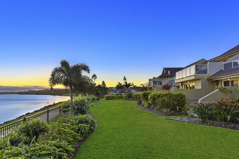 Harrington River Lodge - Sunshine Coast Guide 2