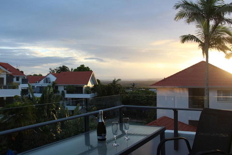 Haven On Noosa Hill - Sunset Views, Pools, Spa - Sunshine Coast Guide 2